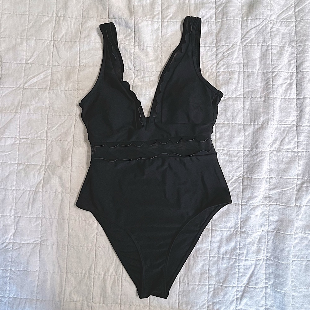 One-piece Mesh Cutout Swimsuit